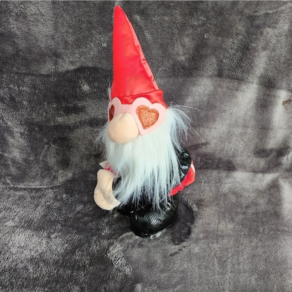 NEW VALENTINE'S Day Animated Sing and Twerk Gnome